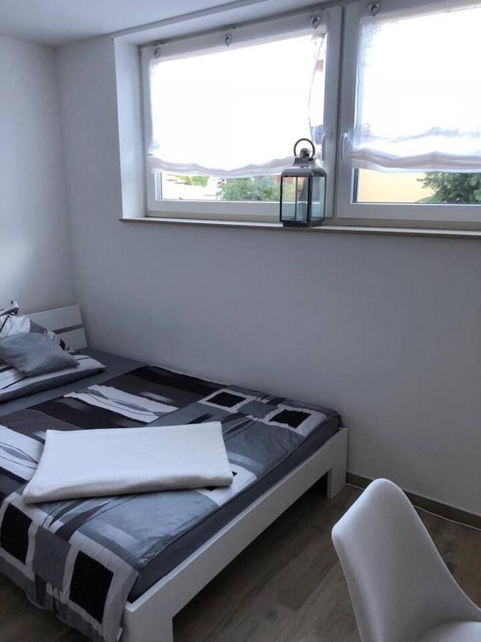 Ferienwohnungen Lamisto Am Waldesrand Neckartenzlingen Exterior foto