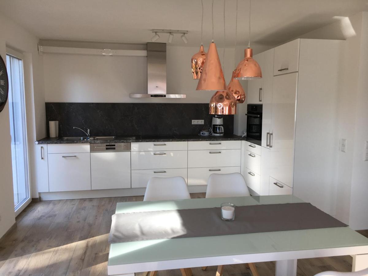 Ferienwohnungen Lamisto Am Waldesrand Neckartenzlingen Exterior foto