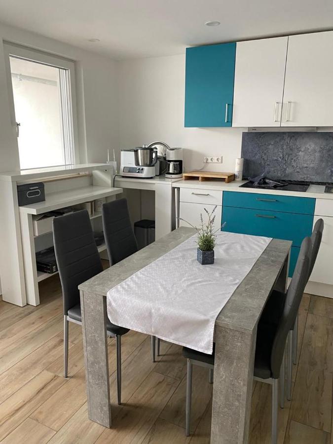 Ferienwohnungen Lamisto Am Waldesrand Neckartenzlingen Exterior foto